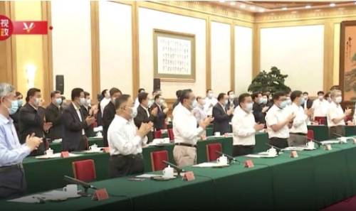 习近平两会后首个座谈会 和大咖们聚焦这个话题