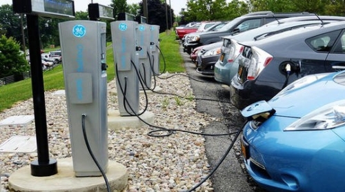 全国公共充电基础设施保持增长 累计达138.2万台