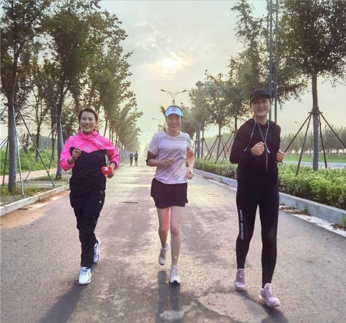 连云港赣榆移动开展倡导绿色出行公益跑活动