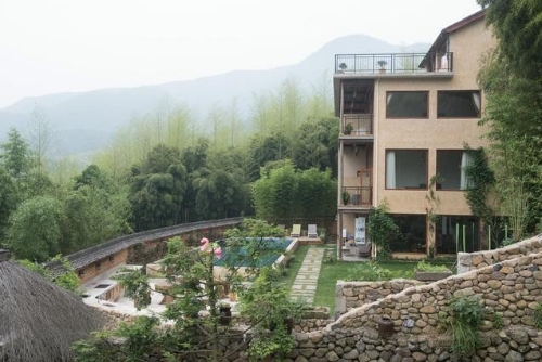 中共中央建议：探索宅基地所有权、资格权、使用权分置实现形式