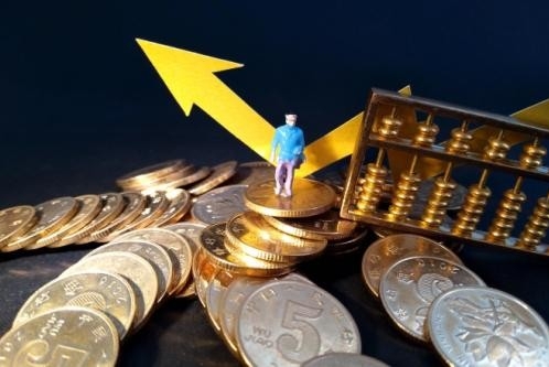  国务院政策例行吹风会：前10个月金融系统已向实体经济让利约1.25万亿元