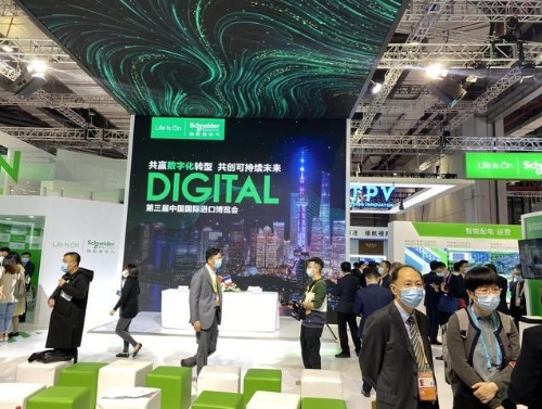 “黑科技”点亮进博会最炫绿色