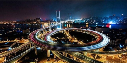 2021年是中国弯道超车的关键，在伟大复兴路上更进一步