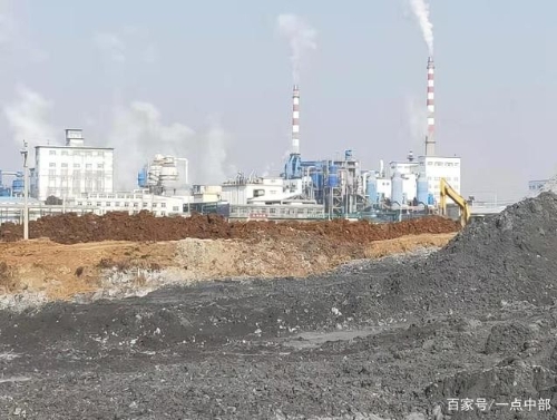 河南桐柏县安棚化工产业集聚区废水固废随意堆放 破坏生态环境