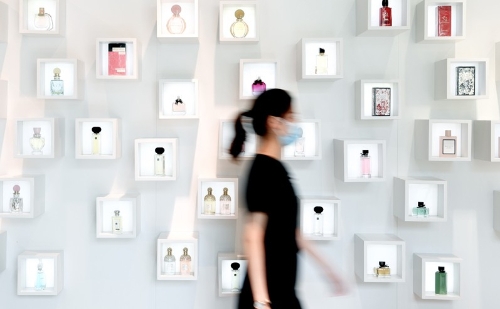 海南离岛免税政策实施10年 销售额近千亿元