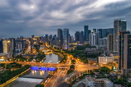 绿色转型，超大城市成都的一场大型实践