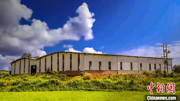 2020年，工作队成功引进致力于环保新能源燃料生产和研发的公司。　陈忠 摄