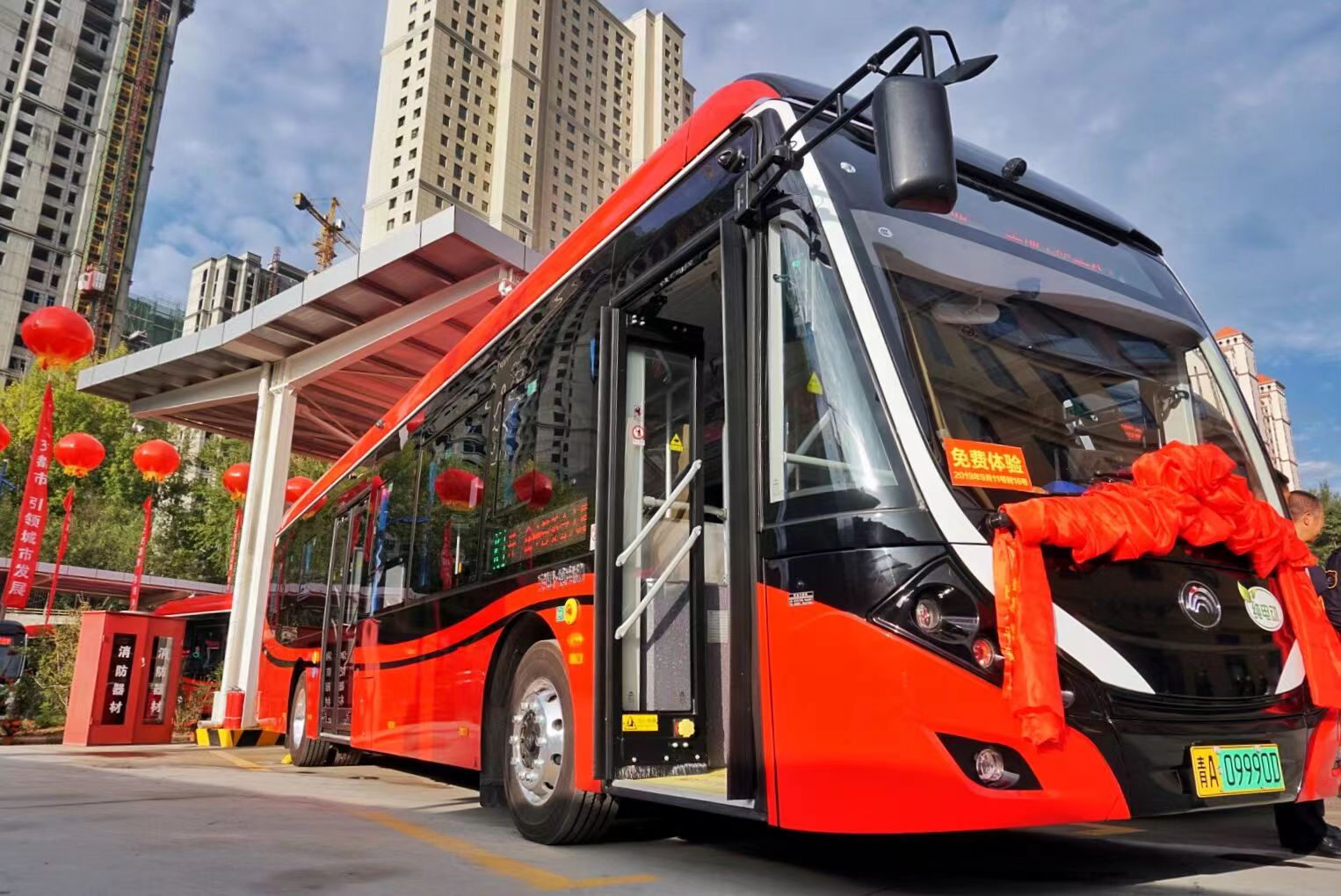 西宁市新能源纯电动车代替老旧燃气公交车辆投运